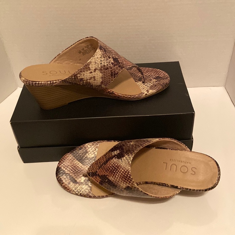 Naturalizer Soul snake print thong wedges
